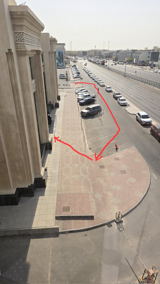NahooBahoo's tweet photo. الإخوان في @AshghalQatar عند مجمع الخدمات الحكومية على الطريق الدائري الثالث، طريق المعاقين وايد طويل اذا وقفوا في المواقف الرئيسية، لان بعض الناس الي ما عندهم اخلاق يسرقون المواقف.
 حبذا لو تسوون لهم كذا رامب من عدة جهات يسهل عليهم الدخول.
وجزاكم الله خير الجزاء https://t.co/0HVf3NNUaC
