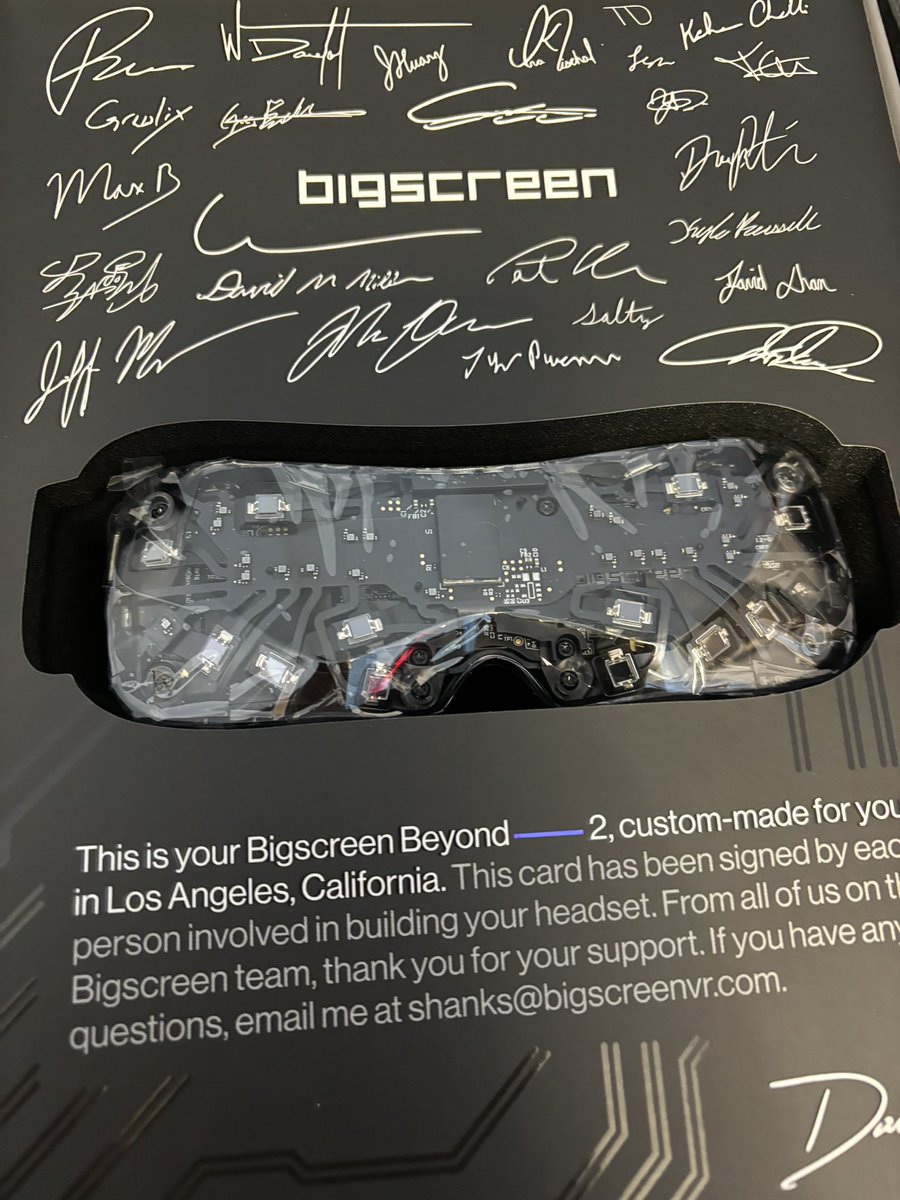 𝓜𝔂 𝓷𝓮𝔀 𝓰𝓮𝓪𝓻...