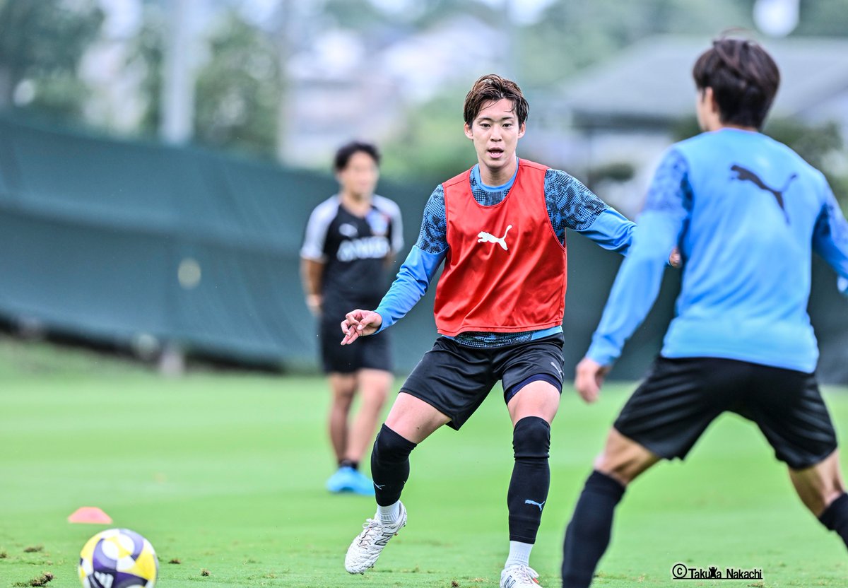 ikinikuishiro's tweet photo. #川崎フロンターレ #三浦颯太 選手が完全合流しました！
3：最後のドリブルランまですべて消化し、
4：居残りTRではシュートもバシバシと！
G大阪戦後の練習で得た違和感は全治1週間で福岡戦も出場できたものの、大事を取って欠場。
次戦の出場に意欲たっぷりで、勝利へのキーマンとなります！ https://t.co/HTQWhBuWvj