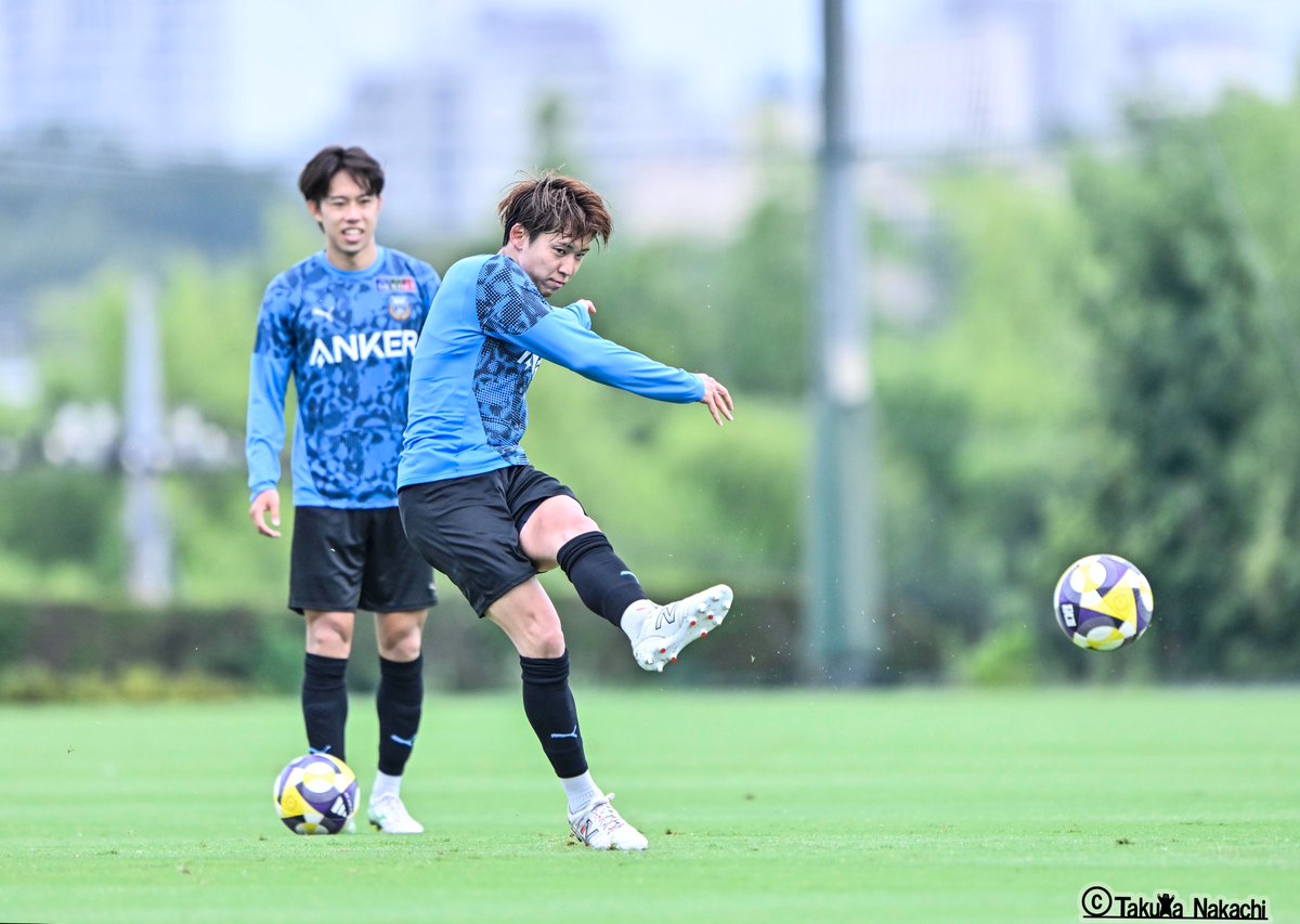ikinikuishiro's tweet photo. #川崎フロンターレ #三浦颯太 選手が完全合流しました！
3：最後のドリブルランまですべて消化し、
4：居残りTRではシュートもバシバシと！
G大阪戦後の練習で得た違和感は全治1週間で福岡戦も出場できたものの、大事を取って欠場。
次戦の出場に意欲たっぷりで、勝利へのキーマンとなります！ https://t.co/HTQWhBuWvj