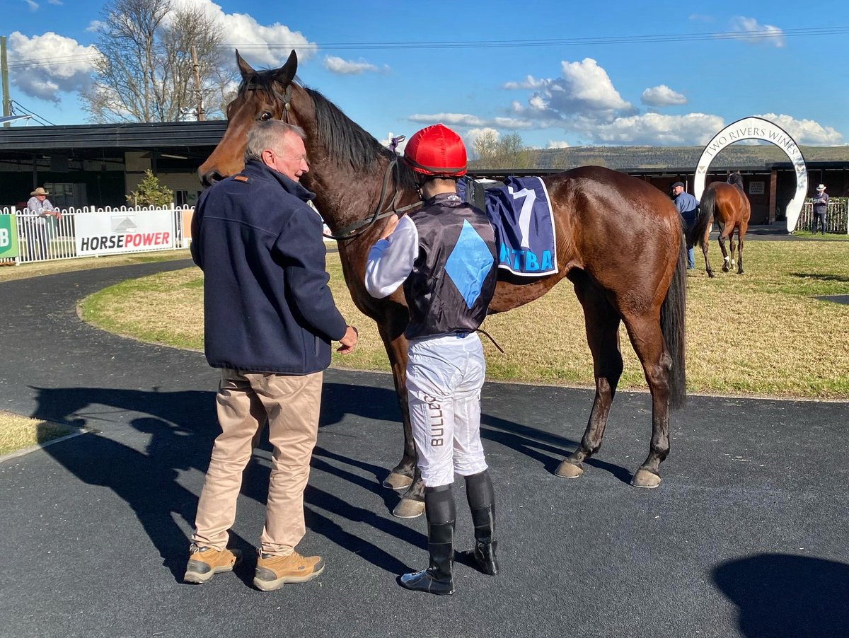 R4
HUNTER THOROUGHBRED ASSOCIATION MAIDEN PLATE 1000M 
NO: 3
Name: THIRD BASE 
Jockey: KACIE ADAMS
Trainer: STEPHEN GLEESON 
Time: 59:22
Margin: 3 3/4L x 1/2L 
600m: 34:59
Congratulations to all the winning connections and Thank you to our race sponsors <a href="/racing_nsw/">Racing NSW</a>