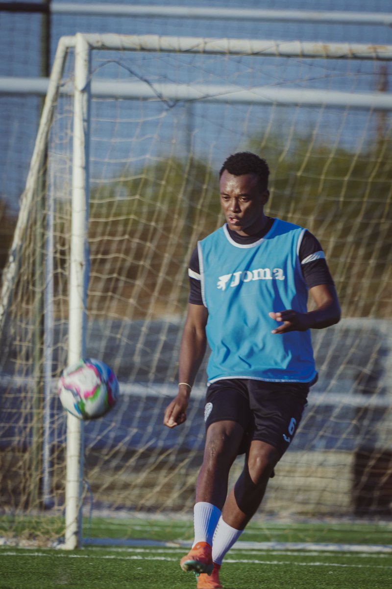 CentreChiefsFC's tweet image. Happy Birthday to our midfield rock, Edson Gavara! ⚪️⚫️🎉 

Wishing you a fantastic year ahead filled with success on and off the pitch. 6️⃣⚽🔥 

#Magosi #HappyBirthday #MidfieldMaestro”