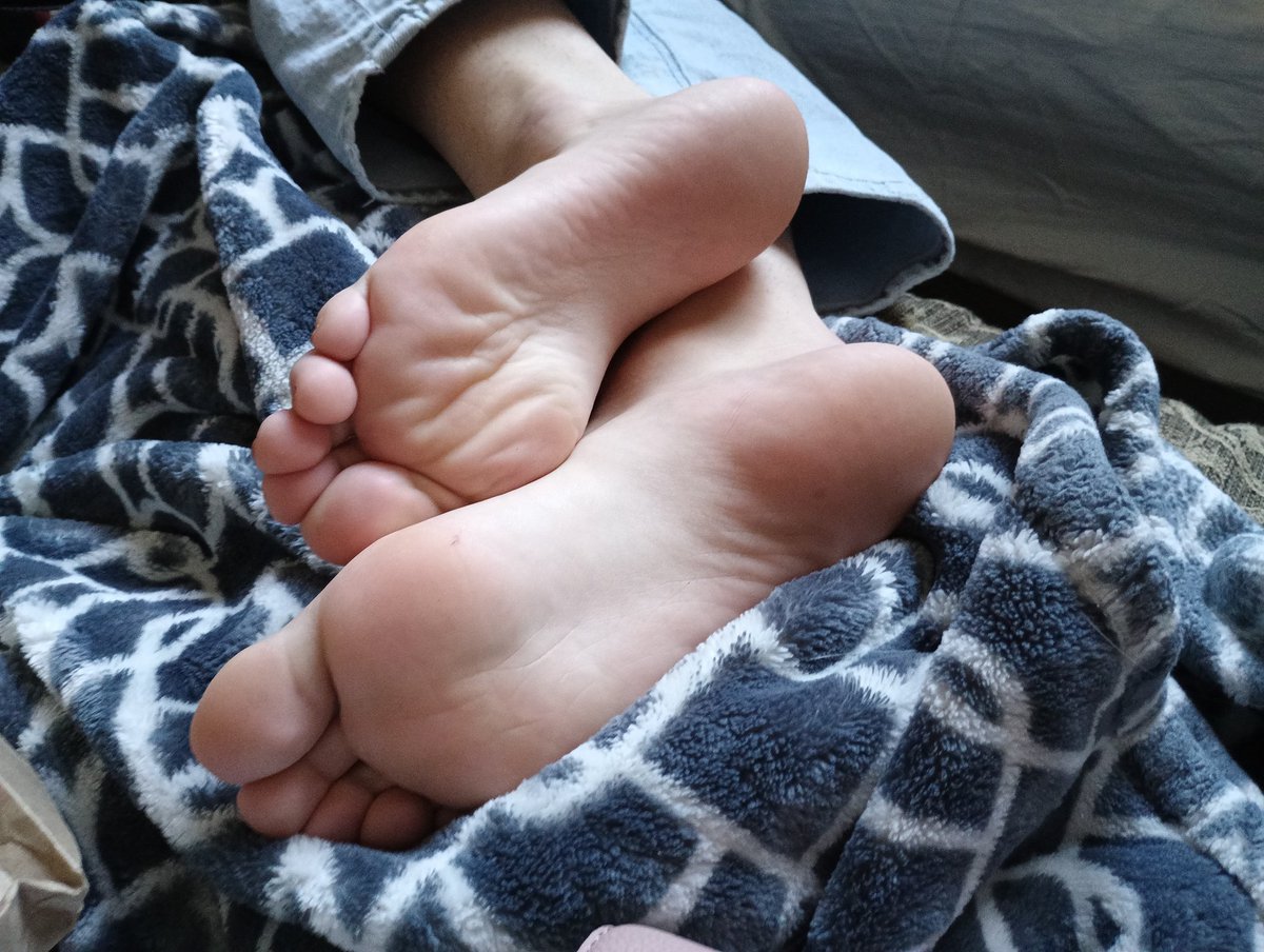 prettypedestals's tweet photo. Really need to get my toes done. Who wants to help out for some special content?? https://t.co/5LTRM0M9dY