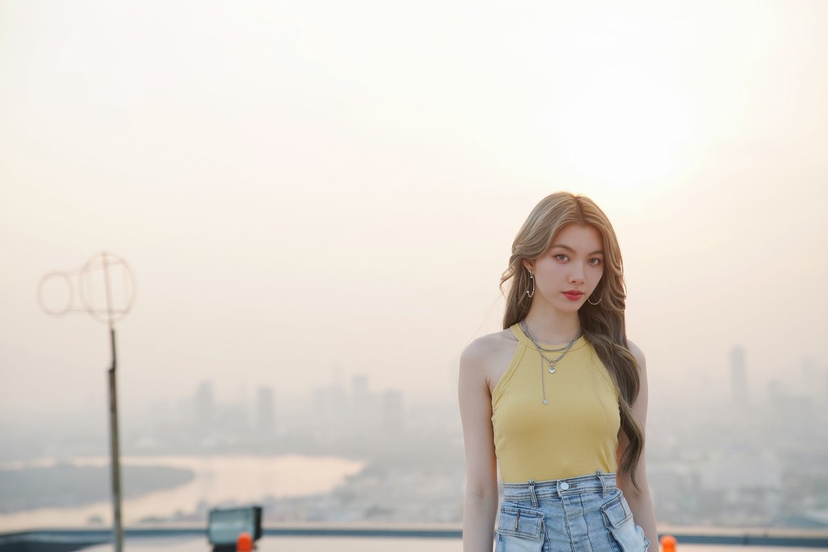 LingOrmCH3's tweet photo. ในซีรีส์ดราม่า แต่นอกซีน 😌

 #เพียงเธอ #OnlyYouTheSeries
☀️ ทุกวันศุกร์ 20.30 น.
🌙ดูทีวีกด33 ดูมือถือกด3Plus

 ย้อนหลังได้ 2 ช่องทาง 
🌍 3Plus Premium ทุกศุกร์ 22.30 น. ดูได้ทั่วโลก ( Eng Sub ) 
✨Netflix

#หลิงออม #LingOrm https://t.co/kN96zIMaQS