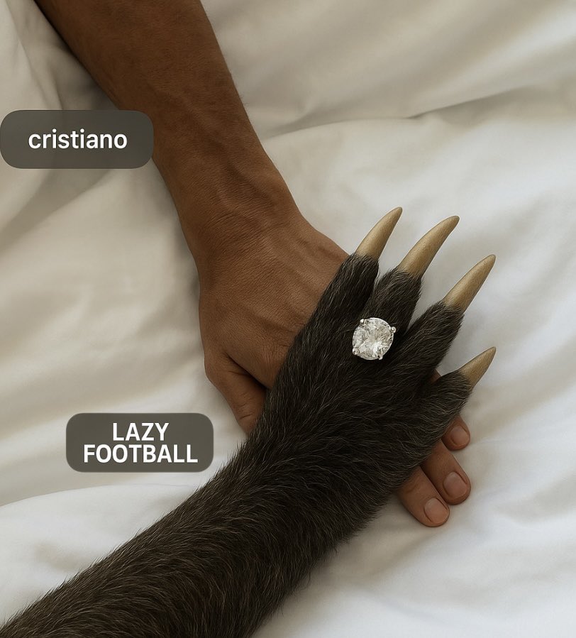 𝗕𝗥𝗘𝗔𝗞𝗜𝗡𝗚:<a href="/LazyFootballApp/">Lazy Football</a> announces that <a href="/Cristiano/">Cristiano Ronaldo</a> invited to join his union.