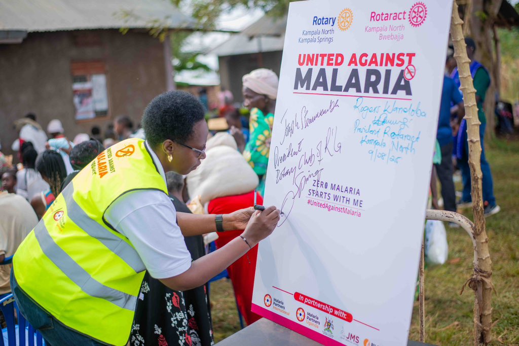 KlaSpringers's tweet photo. We stepped out in Unity with @kanosug @RAC_Bwebajja &amp; @rckampalanorth joining forces to take the fight against malaria to Mityana North. 🦟🚫

We did community mobilization, distributed prevention tools and treatment that bring us closer to a future free from this deadly disease. https://t.co/hOa85WlaPY