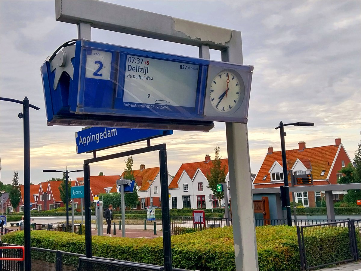 JanTDWS809's tweet photo. Goedemorgen op deze snikhete hittegolf dag, 17'c en zwaarbewolkt🙈 tja het kan nog.
#teamvroeg is er bij en gaan het meemaken, #fijnedag #houvol 🤣 https://t.co/oUYqUCGFur