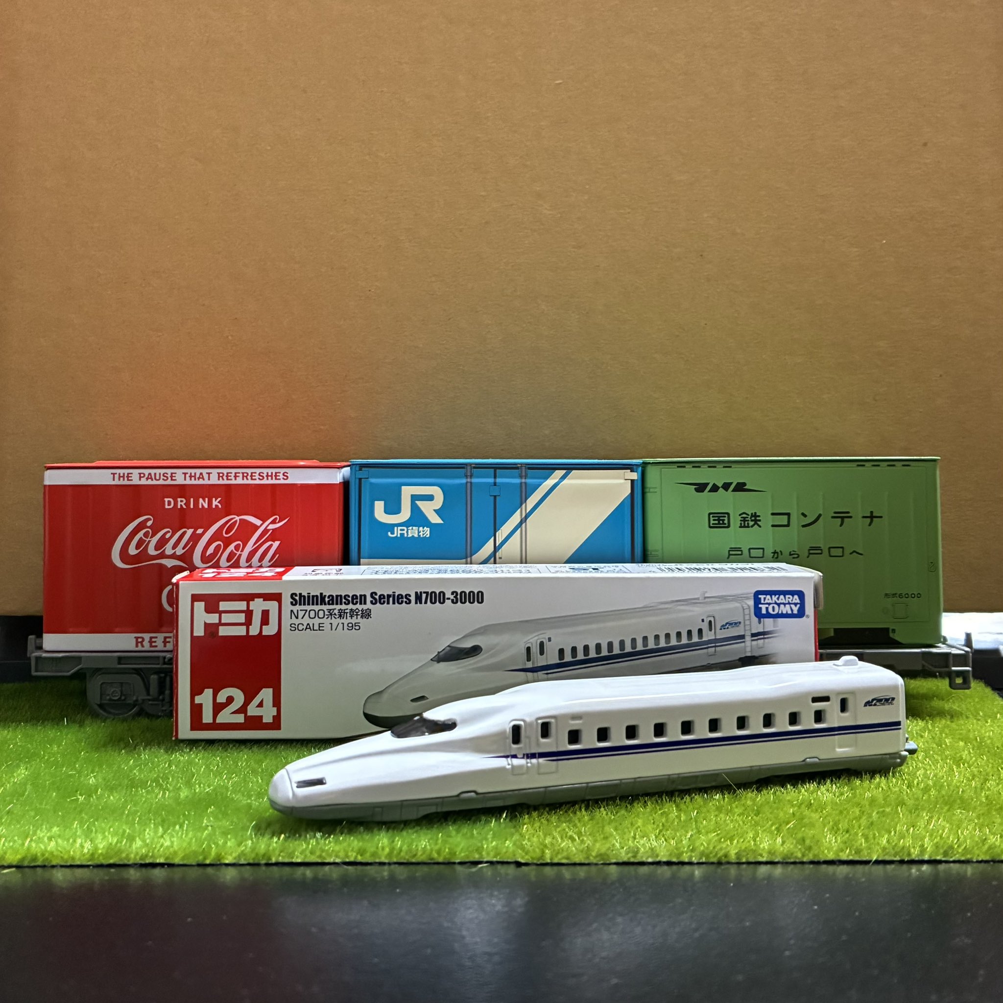 トミカ１２４　Ｎ７００系新幹線（旧型） Amazon.co.jp: トミカ No.128 N700系新幹線 みずほ・さくら S1