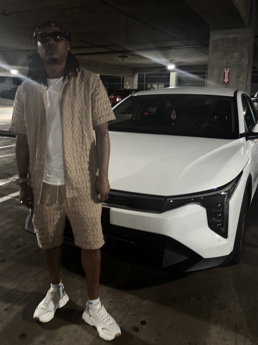 J TEEZY 🤴🏾🎒 tweet media