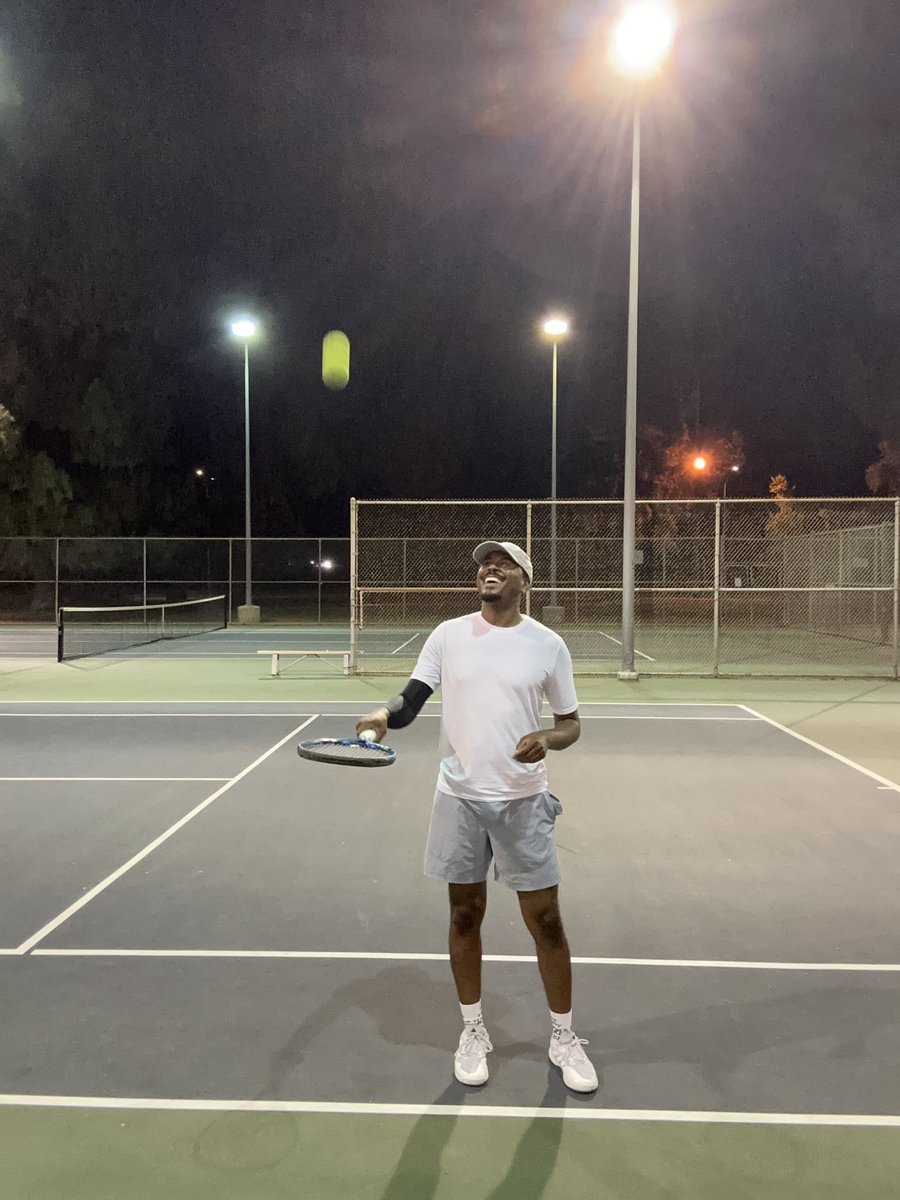 LeDerius's tweet image. Night tennis sessions are the best 😮‍💨🎾
