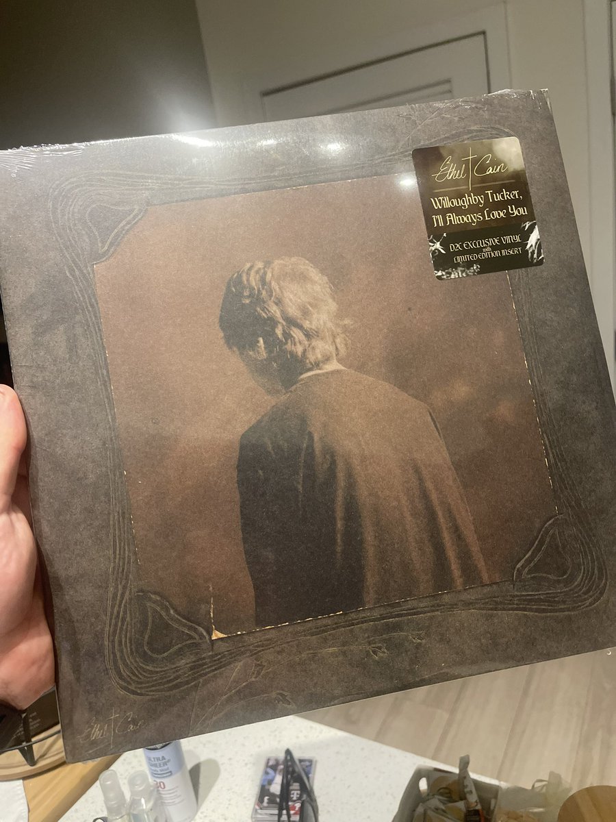 AStock54's tweet photo. @DidEthel Can someone let me know if Im going crazy. I ordered indie exclusive from a local store. Sticker says D2C. I'm bummed, I wanted the drawing but whatever. Open it and it has the drawing insert inside. Am I crazy or is this the Indie Exclusive insert but with the D2C sticker on it? https://t.co/553hdffBOc