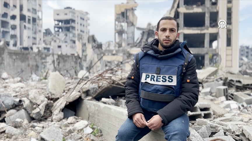 germiya11's tweet photo. "Acıyı her detayıyla yaşadım, buna rağmen gerçeği çarpıtmadan olduğu gibi aktarmaktan hiçbir zaman vazgeçmedim"

İsrail'in 7 Ekim 2023'ten beri Gazze'deki saldırılarında 238 gazeteci hayatını kaybetti. 

Son olarak Al Jazeera muhabiri Enes eş-Şerif ve 5 arkadaşı katledildi. https://t.co/F5f7WCp8aK