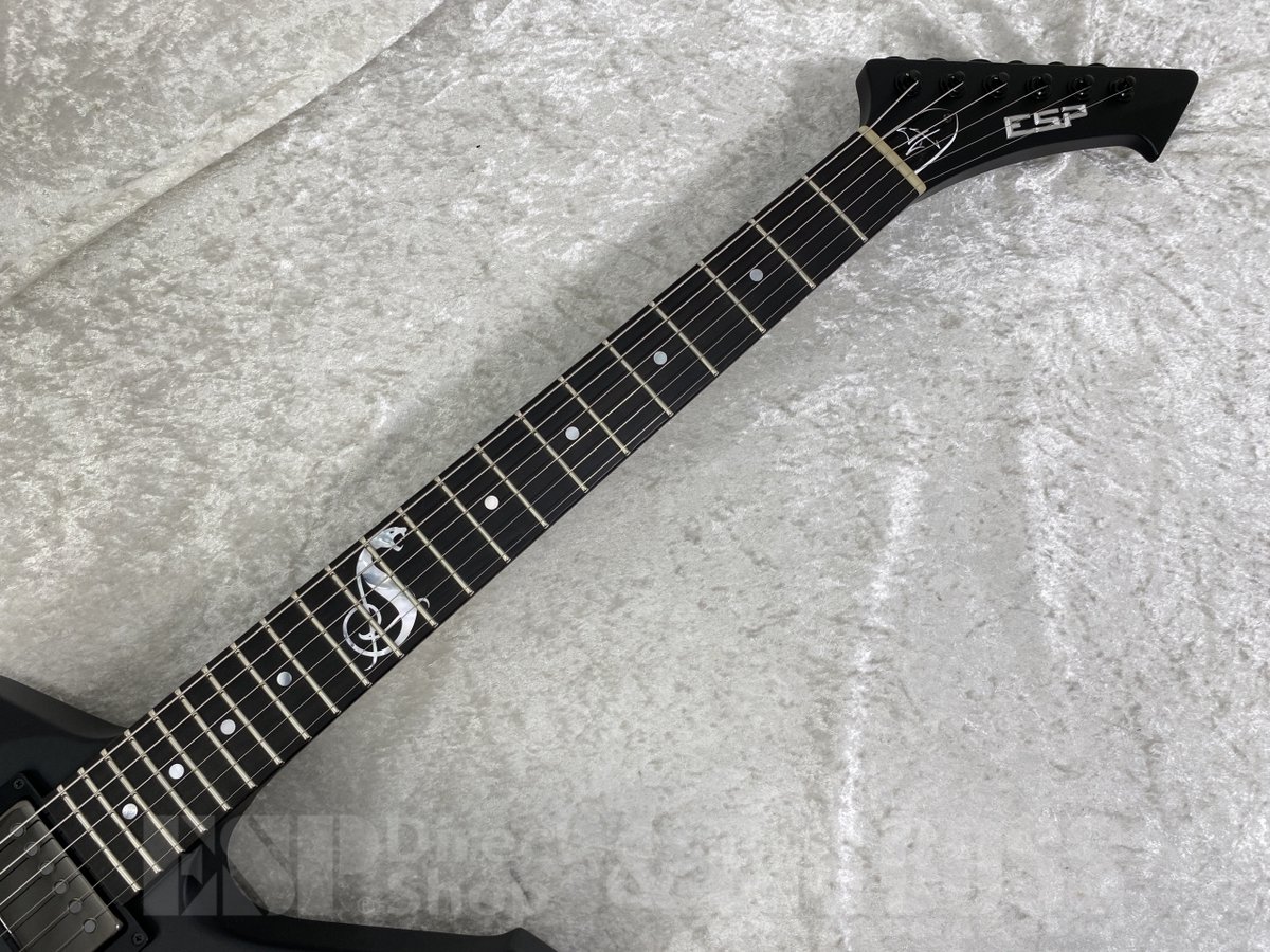 BIGBOSSお茶の水駅前店 (@bigbossekimae) on Twitter photo ESP SNAKEBYTEが久々の入荷です‼
James Hetfieldモデルの中でも
特に人気のある1本になります💡
通常納期2年になりますので
お探しだった方はこの機会に😆
ご注文はこちらから🔽🔽🔽
bigboss.jp/store/products… ESP SNAKEBYTEが久々の入荷です‼
James Hetfieldモデルの中でも
特に人気のある1本になります💡
通常納期2年になりますので
お探しだった方はこの機会に😆
ご注文はこちらから🔽🔽🔽
bigboss.jp/store/products…