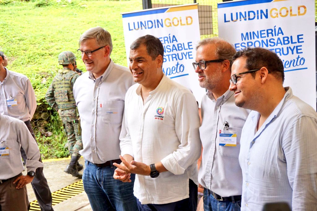 En 2009 se aprobó la nueva Ley de Minería, se otorgaron una infinidad de concesiones, entre ellas Tundayme, El Zarza en #ZamoraChinchipe, #Kimsacocha en #Azuay, Fierro Urco en #Loja y escuchar a seguidores de quién entregó nuestras fuentes de agua ahora preocupados, es falsedad.