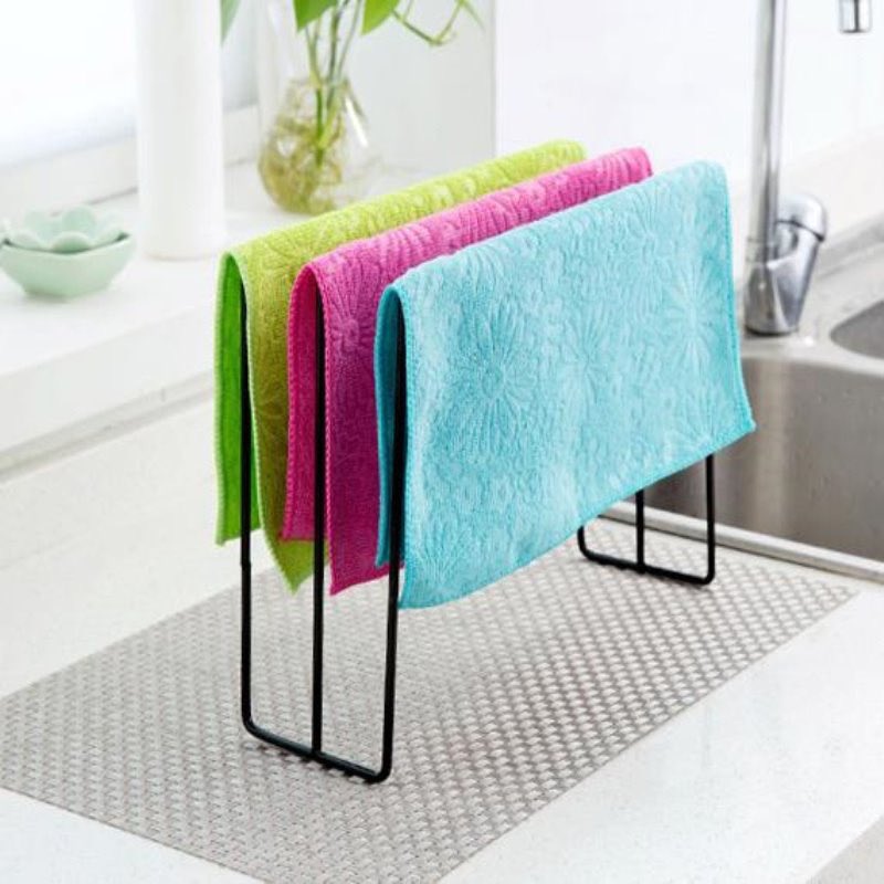 AnaqiStudio's tweet photo. Tuala bersepah lepas bersihkan sinki? Gantung je dengan penyangkut tuala stylish dari Mari Cari Store ni! Simple, kemas &amp; nampak mahal 😍 Klik sini nak beli 👉 https://t.co/JWguJIdxfi https://t.co/b6ZNOnnCgD