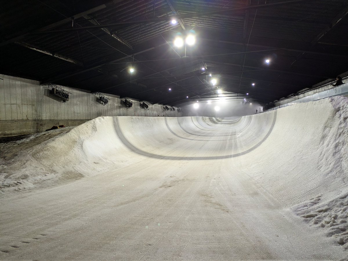 本日の仕事場
SLAMや位置推定の研究していて、まさかこんな所で仕事をするとは思ってもみなかった