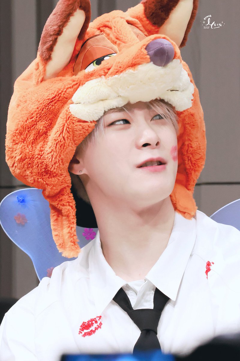 moonbin_at's tweet photo. 문씨집안 여우남매

#문빈 #아스트로 #MOONBIN #ASTRO
#ムンビン #文彬 #영원한_나의_예쁜달 🌙
#빌리 #문수아 #Billlie #MOONSUA
#달님_제소원은요 #문남매 아건밥행🍀 https://t.co/eorvl4iEVK