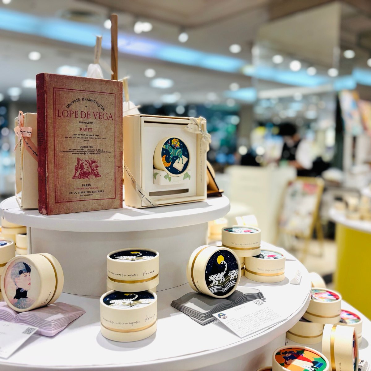sogo_chiba's tweet photo. クリエイターたちの香りとアートフェア✨
#kahogosoap #JScent #Fatalite #MEDUSA から、遊び心ある香りのクリエーションをご紹介。
また特別企画として山森冬美先生とandart315先生のワークショップも同時開催。日常を豊かにしてくれるアートや香りを楽しんでみませんか。
https://t.co/BzeMjJ3BMd https://t.co/EYKE5GkFJH