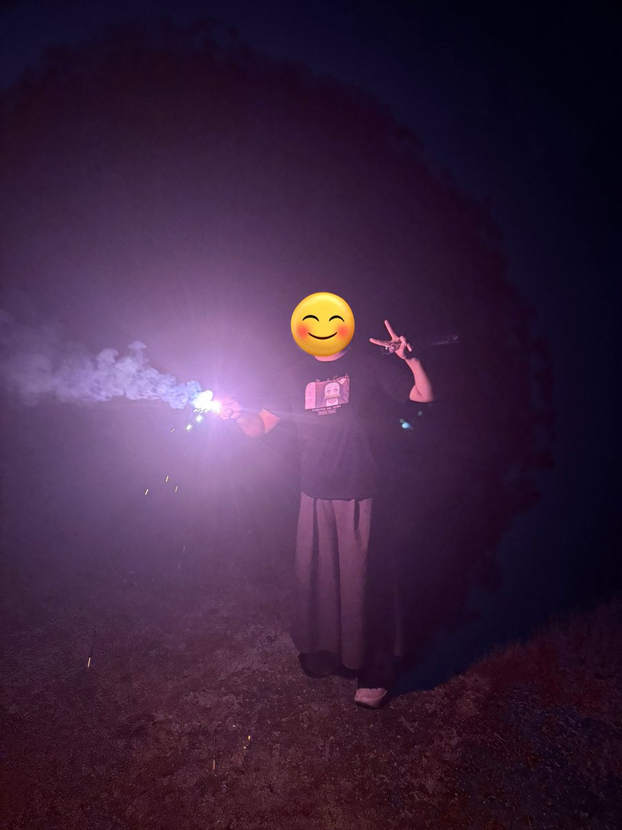 10日から13日まで雨の中☔️家族とキャンプ🏕娘にサプライズで花火買って行って大喜び🎉いつまで一緒にこんな事出来るかなー…🤔