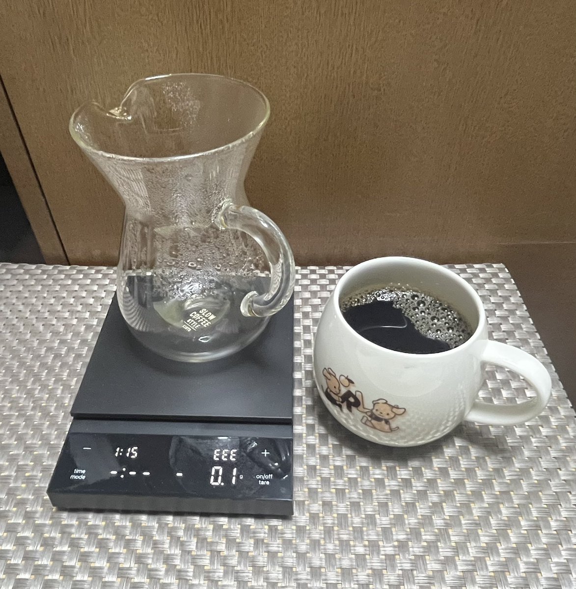 sha_yan76's tweet photo. たまに晴れ間がのぞく曇り空
雨が降らないだけマシかな

午前中、会社に行って
少しお仕事。

午後は，自室にて
久々のコーヒータイム
お気に入りの音楽と共に
#コーヒータイム 
#お気に入りの音楽 https://t.co/7Ut0DxW29y