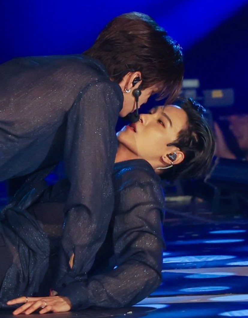 ᴊᴜɴɪᴏʀʏ (@jujuniory) on Twitter photo ถึงจะไม่มีสเตจก่อนตาย แต่เจอสายตาพี่จูแบบนี้กุตายก่อนได้เลย😭
JUNIORMARK ENDLESS SHINERISE
#JuniorMarkFanconD2 ถึงจะไม่มีสเตจก่อนตาย แต่เจอสายตาพี่จูแบบนี้กุตายก่อนได้เลย😭
JUNIORMARK ENDLESS SHINERISE
#JuniorMarkFanconD2