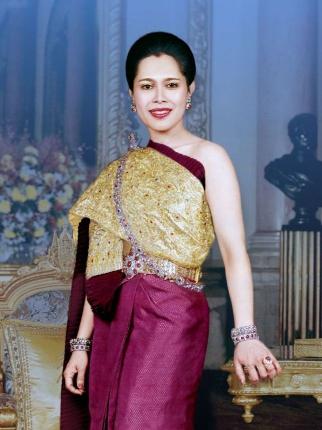 Happy Mother's Day สุขสันต์วันแม่ ทรงพระเจริญ 🙏