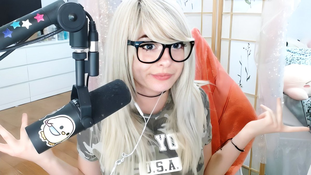 MarIsNotOkVODs's tweet photo. Guitar. Drama. Reactions. 🎸🔥📺
@marisnot12 singing guitar solos & reacting to the internet’s finest — all in one stream ⭐
#MarIsNot12 #Martopia #ReactStream #GuitarStream
Watch the full VOD here: https://t.co/cdtP5PNBE2 https://t.co/jJYBMVX8iy