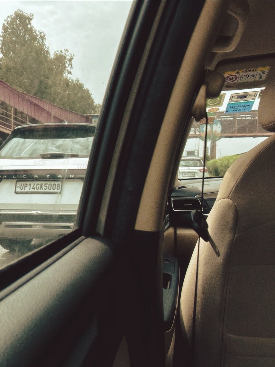 ExploreWithRoy's tweet photo. Off to a tech product launch & the Gurugram traffic is, as usual, hell-bent on killing it! 😃
#delhi #TuesdayFun #travel #TrafficAlert #SonyULT #SonyIndia https://t.co/t7mjFn3Lx8