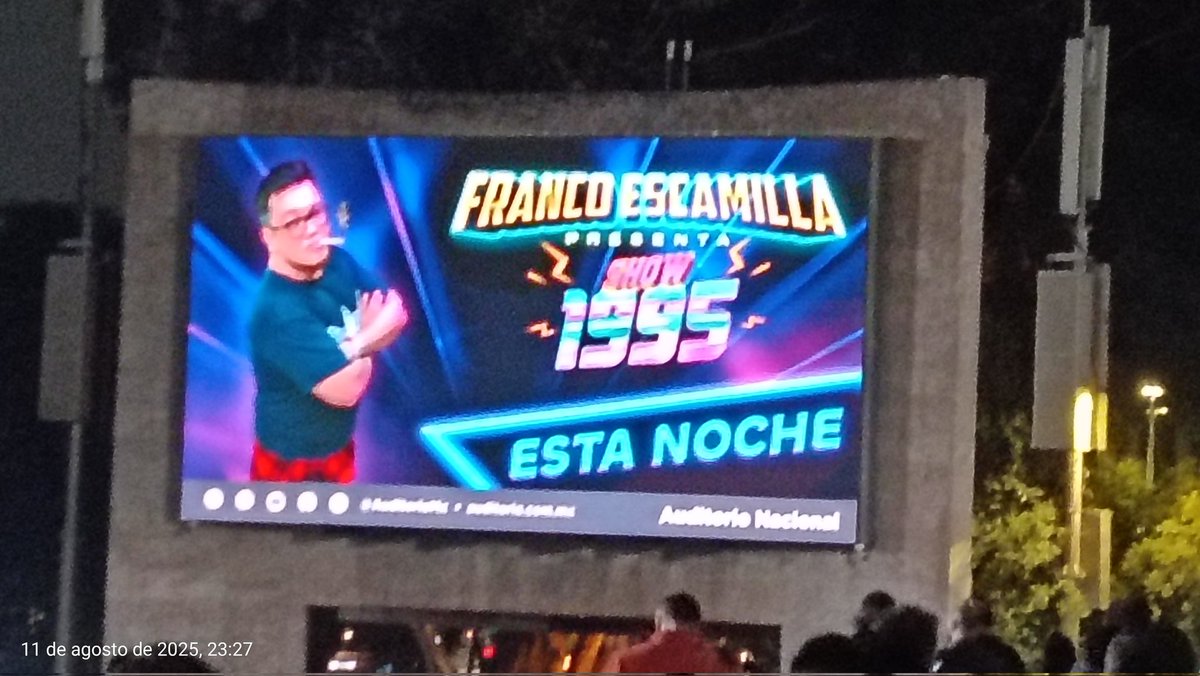 aideesilla's tweet photo. @franco_esca Gracias por tantas risas 💜🫰🏼
Fuimos (mi novio y yo) muy felices por verte tan cerca ❤️❤️ 
Tu eres parte de nuestras conversaciones y referencias.
Mil gracias por las anécdotas 
#CDMX #12ago25 https://t.co/qFdWJy4l1a