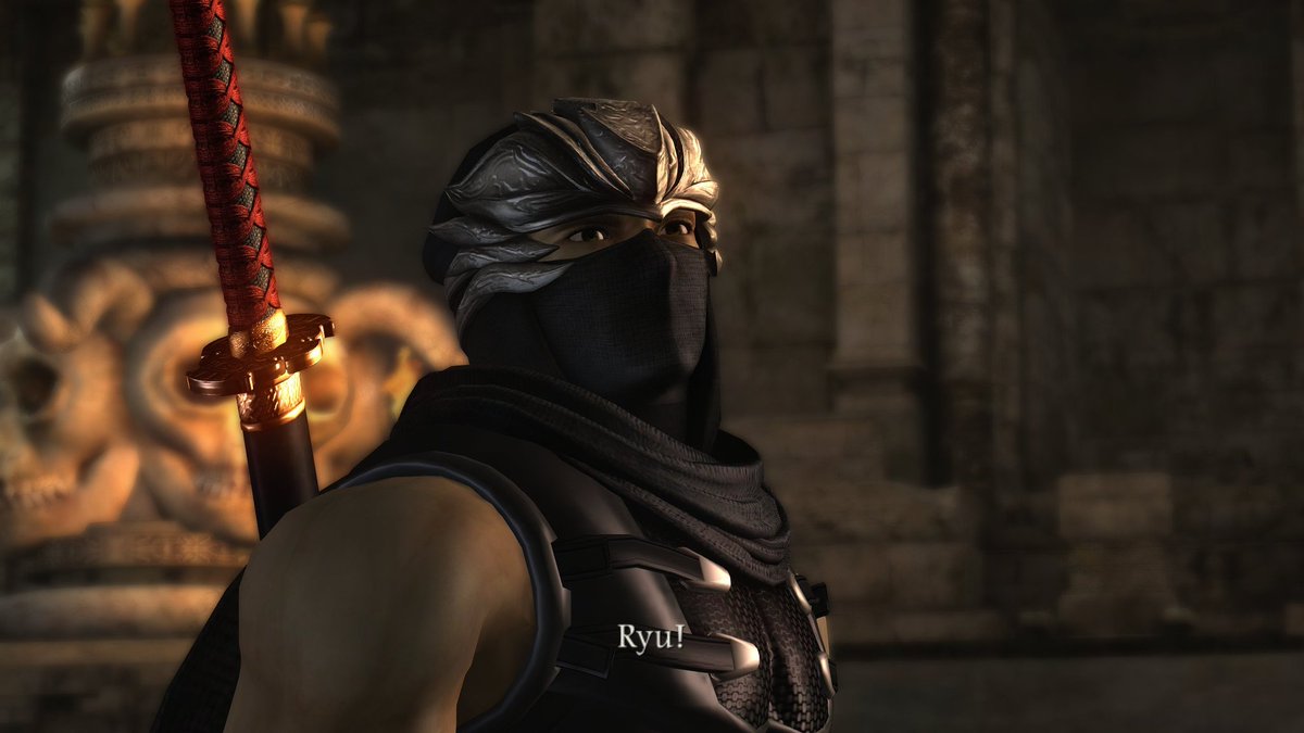 تحديدا NG2 ميكانيكس من أعظم الألعاب الموجودة بالسوق حاليا. كمية الحركات اللي يمديني أستغلها لصالحي ما تخلص، حرية كبيرة في المواجهات، أنميشن ممتاز وسلس يحسسك أن كل حركة لها وزن، أنميشن قطع الأعضاء وأنميشن UTs والـ finishers كلها شغل ولا أروع.

لعبة من 2008 تتفوق من نواحي تقنية على