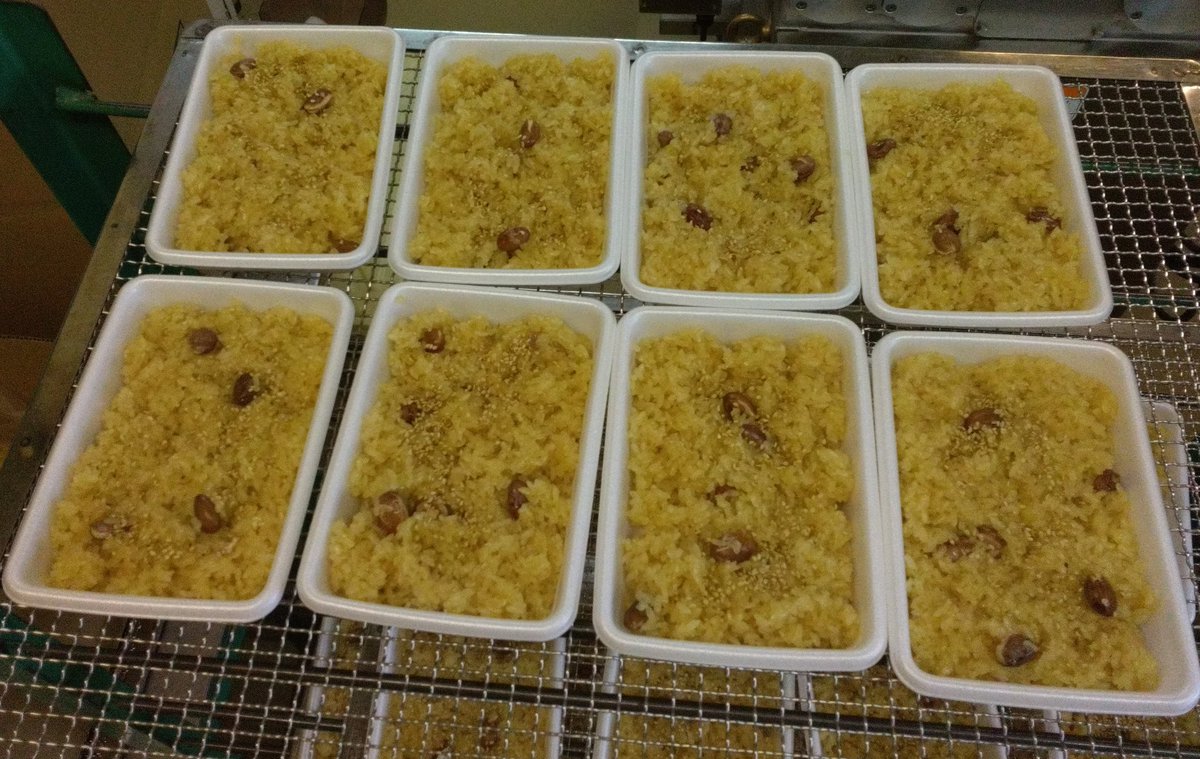 「秘密のケンミンSHOW 極」紹介

本日「長岡しょうゆ赤飯」数量限定販売致します

価　格　６６９円（税込）
入　量　一合（約280g）
もち米　新潟県産わたぼうし
醤　油　長岡市内製造
　豆　　金時豆（北海道産）
胡　麻　炒りごま
加　熱　せいろ蒸