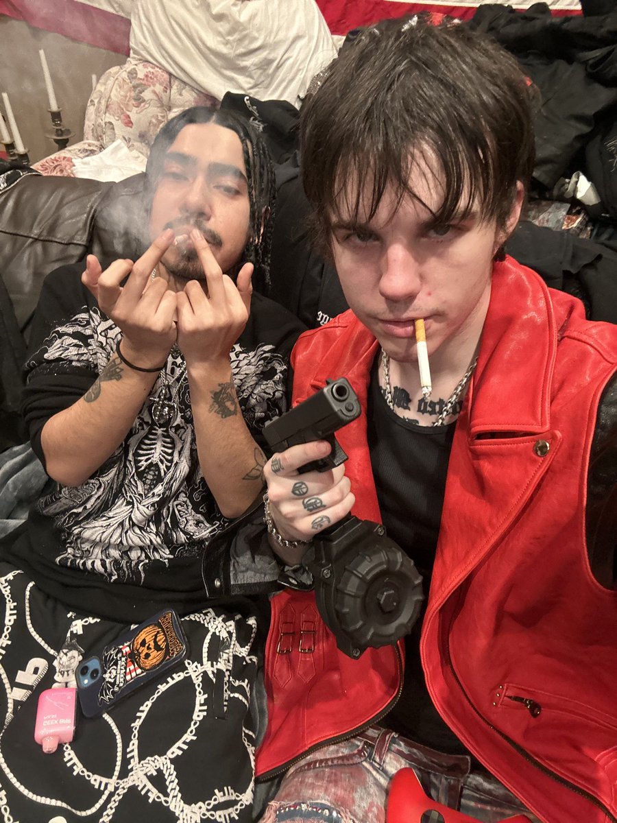 SEMATARY GRAVE MAN 𐕣 𐕣 𐕣 tweet media