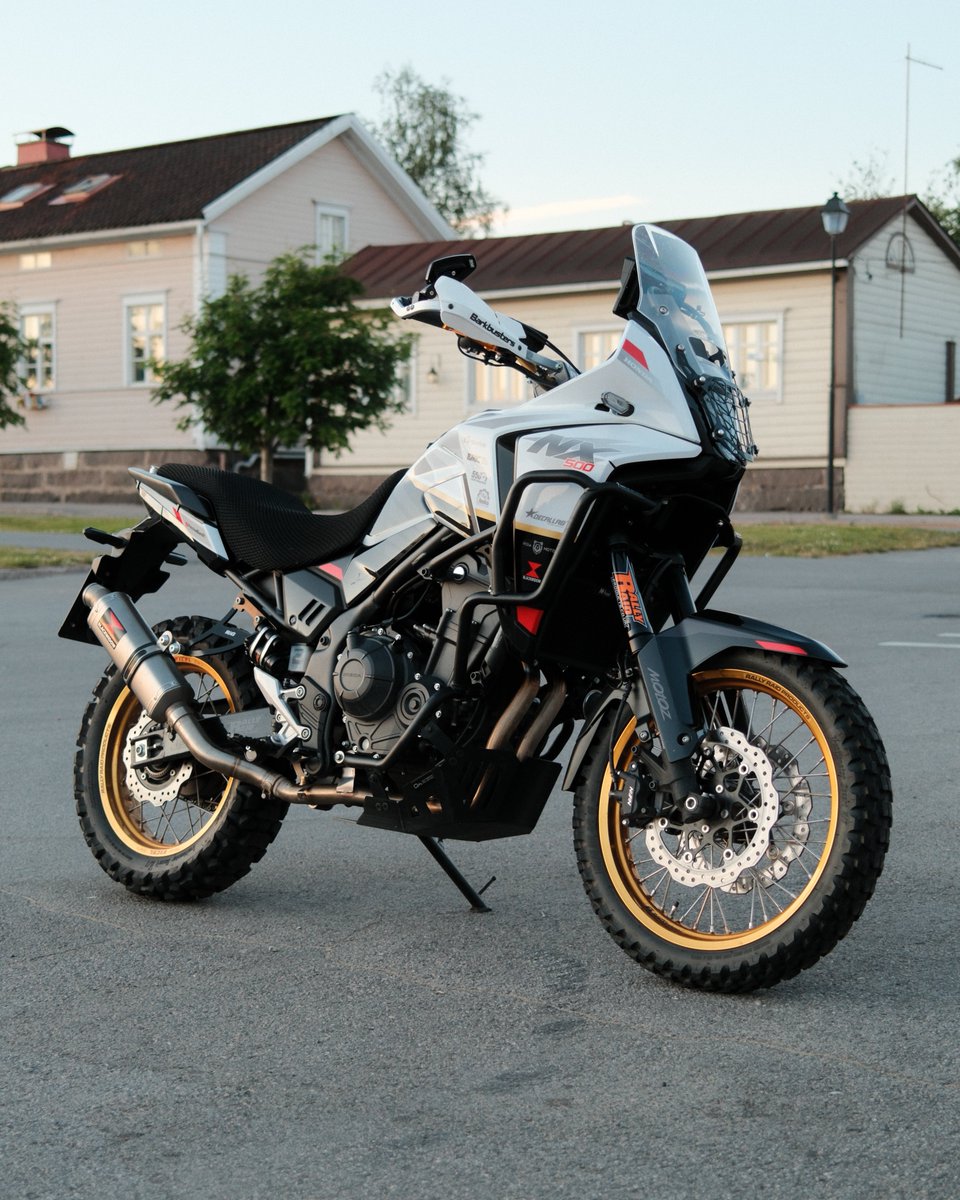 PatchedBandit's tweet photo. Badass Honda NX500 build is done. Still a few episodes coming but the bike is now 99% there. Nice? Not nice? What do you think?
#bikeproject #honda https://t.co/jRHEOt9brf