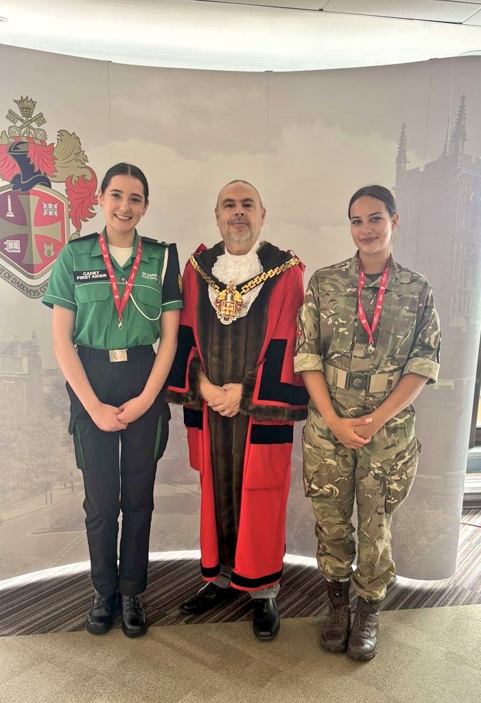 🎉🎉 Congratulations to Cdt CSM Szopieraj on being appointed Mayor's Cadet for Wolverhampton! 🎉🎉 A proud moment for the CCF, showcasing leadership and dedication. #Wolverhampton #CCF #MayorsCadet <a href="/TheRoyalSchool/">The Royal School</a>
 <a href="/CCFcadets/">Combined Cadet Force</a> <a href="/ArmyCadetsUK/">Army Cadets UK</a>
<a href="/WolvesMayor/">WolvesMayor</a>