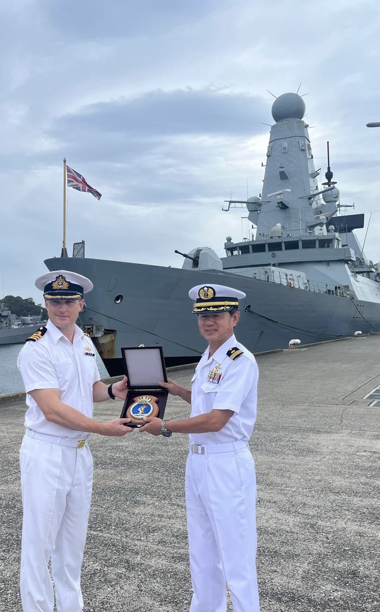 HMS Dauntless (@hmsdauntless) on Twitter photo Konnichiwa! HMS Dauntless has been warmly welcomed to Yokosuka, Japan by our host ship JS Takanami.
<a href="/RoyalNavy/">Royal Navy</a> <a href="/COMUKCSG/">UK Carrier Strike Group</a>
#CSG25 <a href="/ModJapan_jp/">防衛省・自衛隊</a>
<a href="/ModJapan_en/">Japan Ministry of Defense/Self-Defense Forces</a> Konnichiwa! HMS Dauntless has been warmly welcomed to Yokosuka, Japan by our host ship JS Takanami.
<a href="/RoyalNavy/">Royal Navy</a> <a href="/COMUKCSG/">UK Carrier Strike Group</a>
#CSG25 <a href="/ModJapan_jp/">防衛省・自衛隊</a>
<a href="/ModJapan_en/">Japan Ministry of Defense/Self-Defense Forces</a>