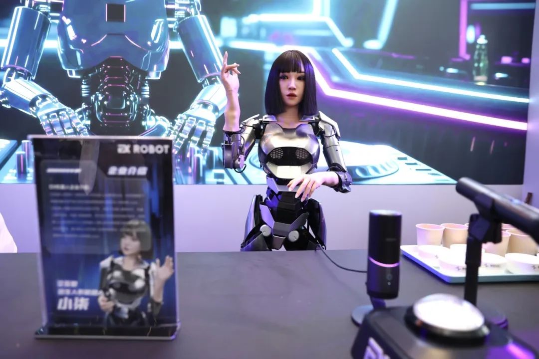 BJ_ETown's tweet image. The #2025WorldRobotConference recently opened in #Beijing #ETown. 

As the permanent venue for the #WRC, nearly 20 companies from E-Town showcased their cutting-edge products or solutions at the event, with humanoid intelligent robots becoming the focal point.🤩🤖 #WRC2025