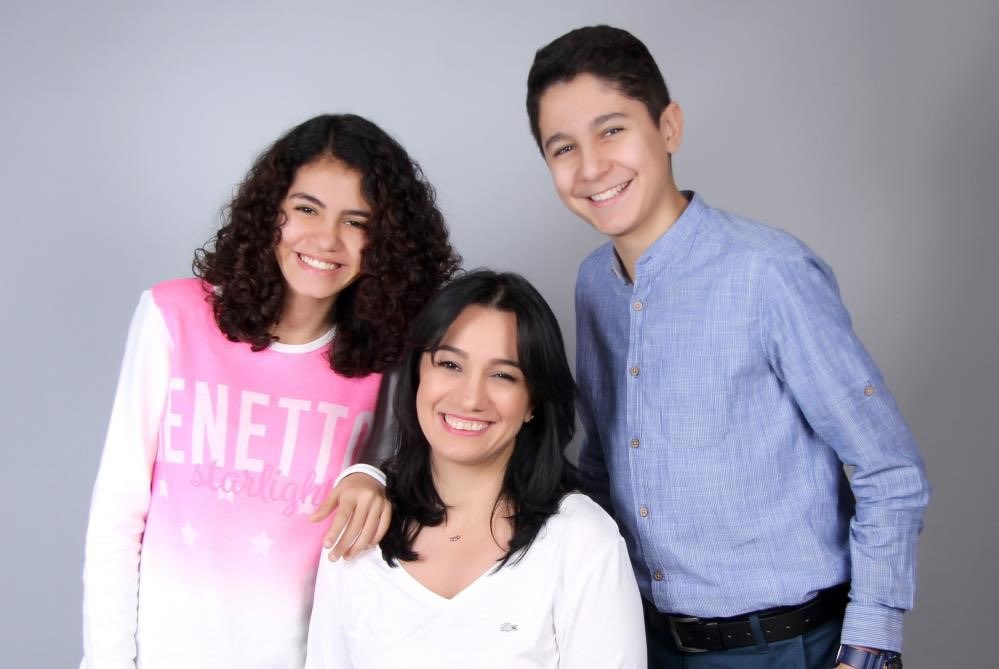 İzmir Depremi’nde hayatını kaybeden ikizleri Sayra ve Çınar adına vakıf kurarak binlerce çocuğa yönelik yaptığı çalışmalarla simgeleşen Tülin Batmaz’ın Sivas’ta geçirdikleri kaza sonrasında vefat eden kardeşi Ferhat Batmaz’a Allah’tan rahmet diliyorum. Mekanı cennet olsun. Tedavi