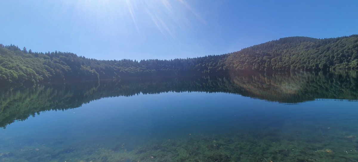 twistertiti27's tweet photo. Bonjour Bonjour 👋
Toujours en Auvergne.
Une région magnifique.
Quoi de mieux que d'être drivé par des locaux qui connaissent les beaux endroits et les bonnes étapes culinaires 😍😋
#LacPavin
#Besse
#SuperBesse https://t.co/iDfogM1Wa2