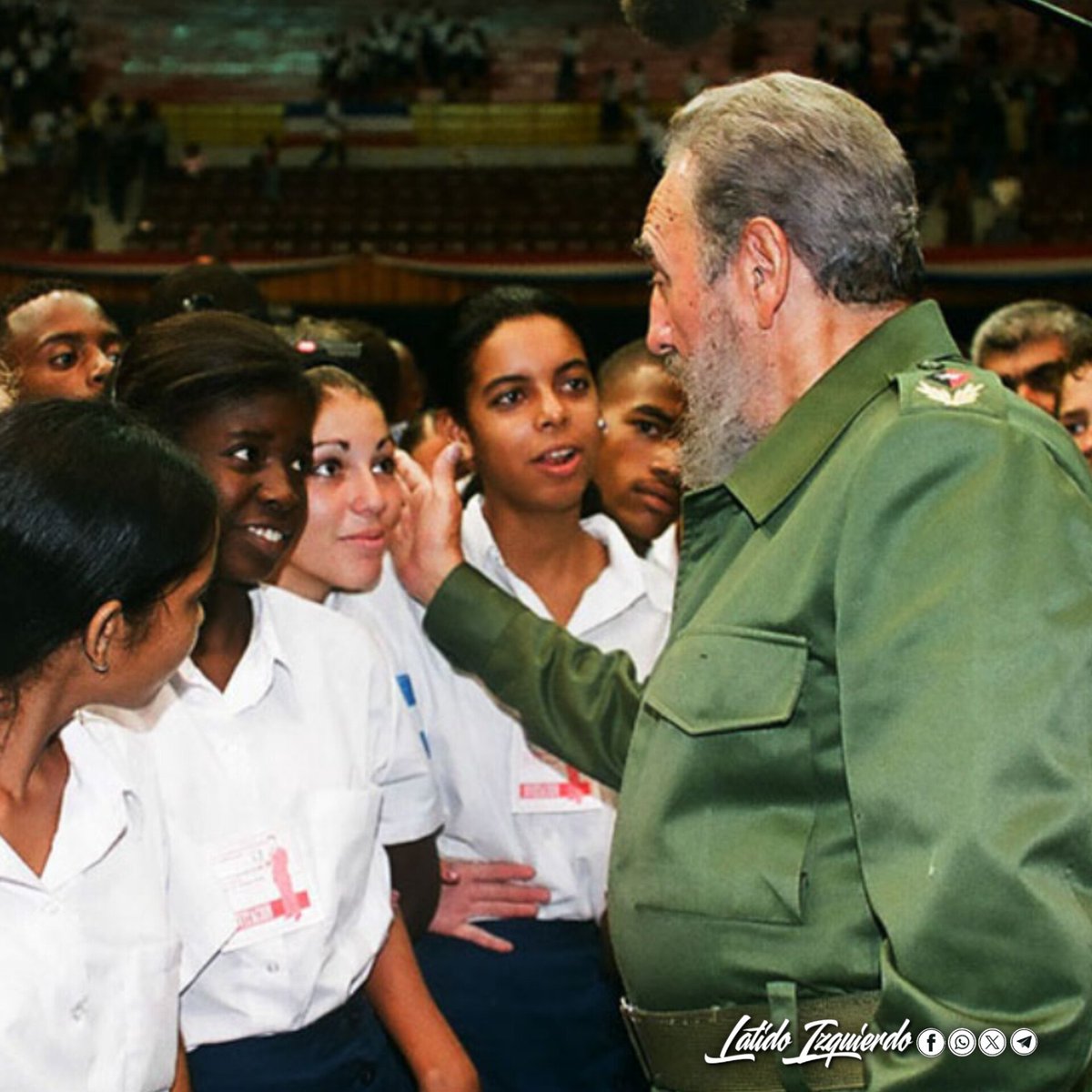 🤚"Latiendo al Día" 🇨🇺
Desde <a href="/Latido_Izquierd/">Latido Izquierdo</a> celebramos el Día Internacional de la Juventud, rememorando a Fidel:

✍️“[...] la humanidad progresa por los que tienen fe y confianza en el futuro y, sobre todo, por los que tienen confianza en la juventud". 
#SiempreJoven