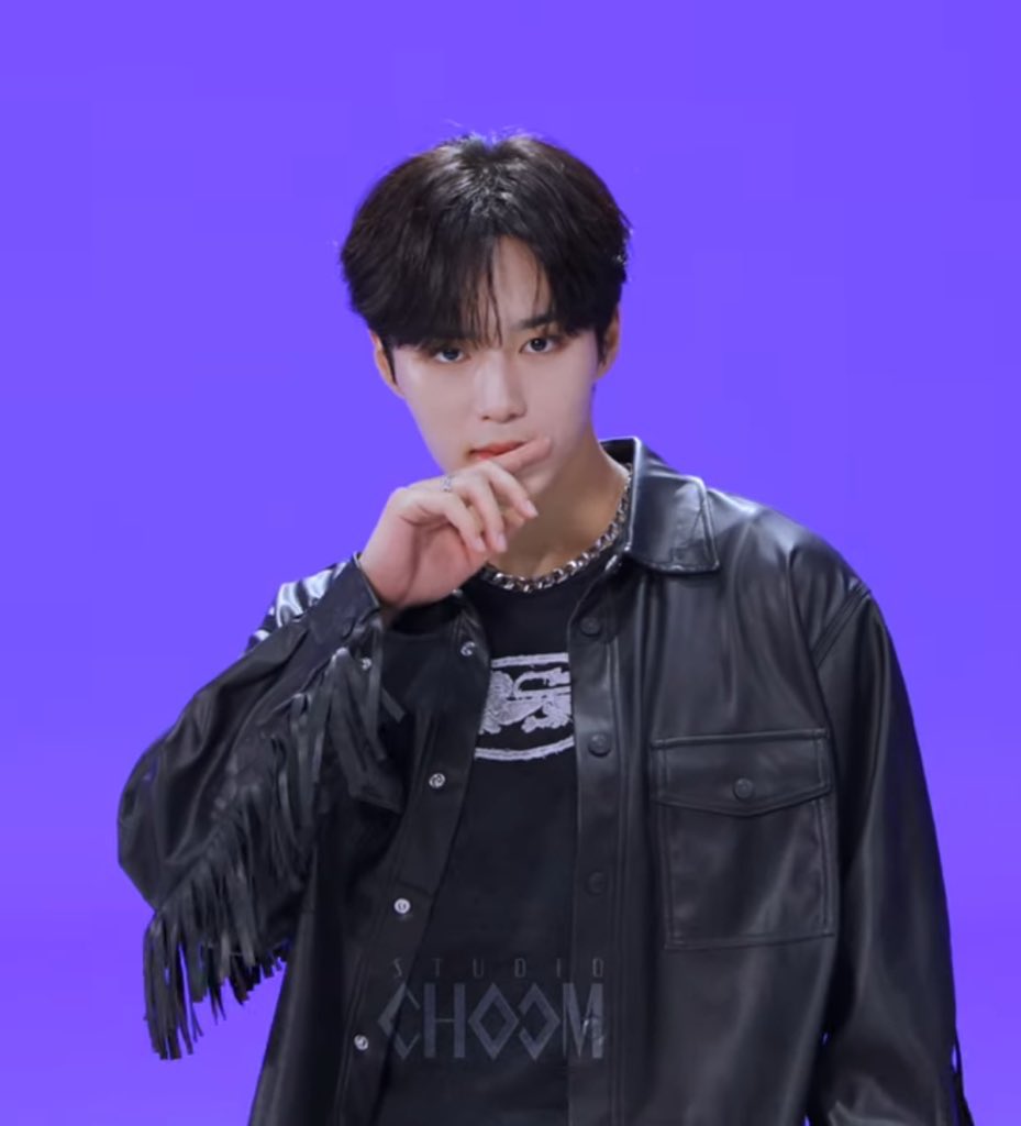 나시..김준서..너무행복했다… 
얼굴이 의상 살려줌