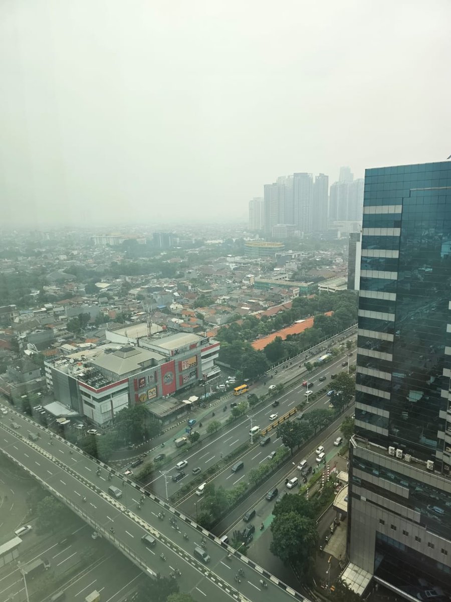 SecretCoupleLA's tweet photo. Kerjanya dari sini saja. Ada yg tau tempatnya? https://t.co/8mXSjpAcd1