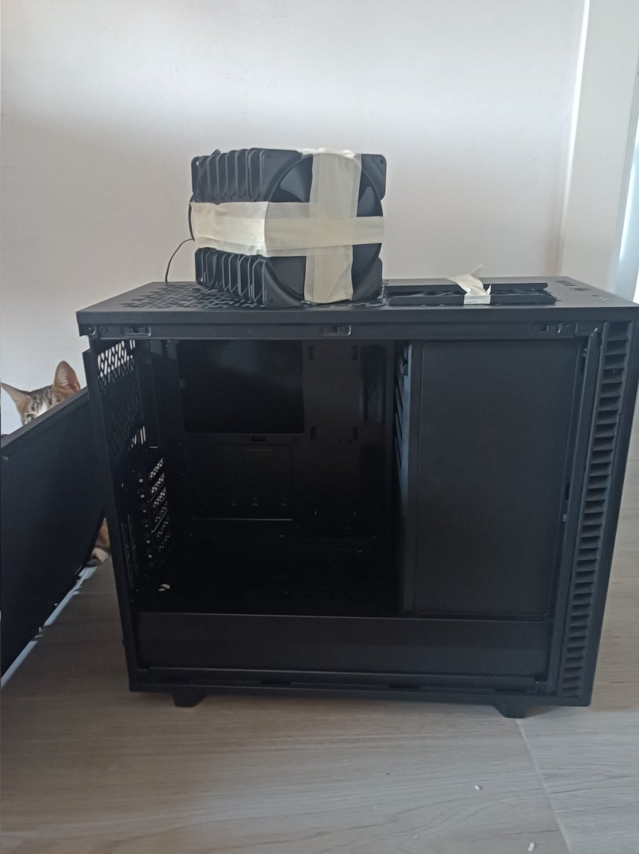 altsys8's tweet image. Pedazo de caja guapa le he comprado a @wisepds para montarme un truenas. Totalmente impecable y con extras, y encima con un rato de charla aconsejándome ventiladores para otro proyecto. De diez este hombre