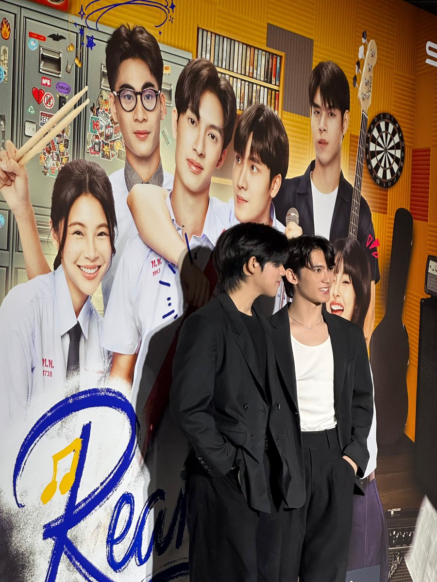 HeadquartesTH's tweet image. #โอมเฟริสท์ ร่วมแสดงความยินดีกับ ผู้บริหารคนสวย มุก-วรนิษฐ์ ค่าย FRT Entertainment ในงาน #RearrangeEP1 ที่โรงภาพยนตร์ SF Cinema ศูนย์การค้า CentralWOrld 

Rearrange จะเป็นคลื่นลูกใหม่ที่น่าจับตามองแน่นอน ฝากติดตามด้วยนะคะ 

#RearrangeTheSeries 
#OhmFirst 
#MookWorranit