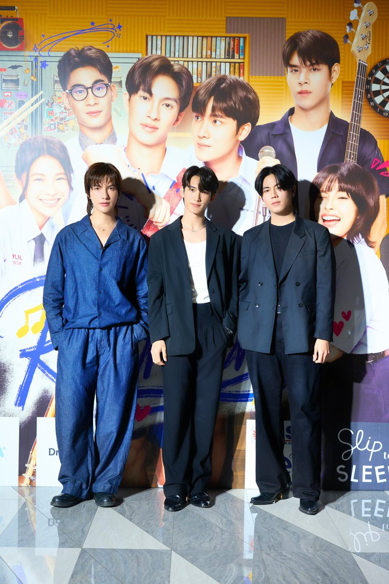 HeadquartesTH's tweet image. #โอมเฟริสท์ ร่วมแสดงความยินดีกับ ผู้บริหารคนสวย มุก-วรนิษฐ์ ค่าย FRT Entertainment ในงาน #RearrangeEP1 ที่โรงภาพยนตร์ SF Cinema ศูนย์การค้า CentralWOrld 

Rearrange จะเป็นคลื่นลูกใหม่ที่น่าจับตามองแน่นอน ฝากติดตามด้วยนะคะ 

#RearrangeTheSeries 
#OhmFirst 
#MookWorranit