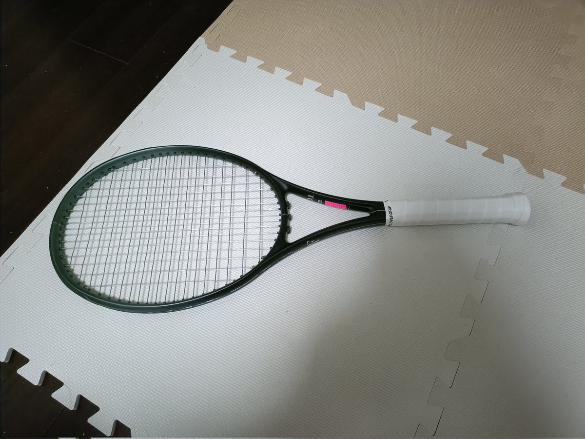 otaka0316's tweet image. 勢いで買ってしまった…しかも2本…　嫁には1本って言っとこ🙄
健康の為に平日だけテニス復活するか…🥹
でも負けず嫌い発動するよね😂
スクール探しするか🥹
#RF01 
#大阪でテニススクール探し