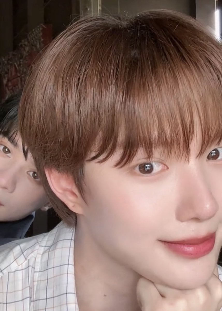 คนสวยมากับใครคะ                         มากับผมครับ