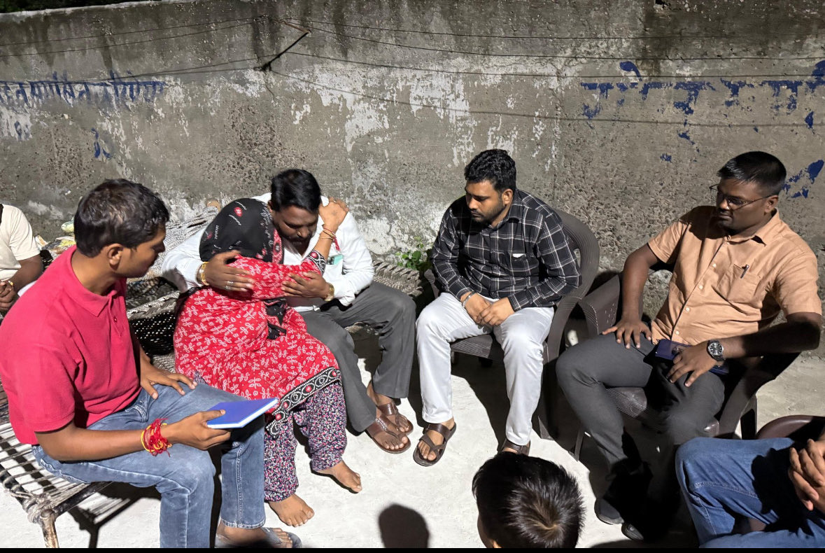 Er.Ramji Gautam MP Rajya Sabha (@ramjigautambsp) on Twitter photo दिल्ली के शाहदरा ज्योतिनगर थाने में ऋषिपाल बाल्मीकि सफाईकर्मी mcd दिल्ली की थाने में पिटाई से मौत हो गयी.<a href="/CPDelhi/">CP Delhi #DilKiPolice</a> <a href="/DelhiPolice/">Delhi Police</a>,<a href="/NCSC_GoI/">National Commission for Scheduled Castes</a>,<a href="/AmitShah/">Amit Shah</a> जी इसघटना का संज्ञान लेकर दोषियों पर हत्या की FIR किया जाय और पीड़ित परिवार को 50लाख की सहायता की जाय. दिल्ली के शाहदरा ज्योतिनगर थाने में ऋषिपाल बाल्मीकि सफाईकर्मी mcd दिल्ली की थाने में पिटाई से मौत हो गयी.<a href="/CPDelhi/">CP Delhi #DilKiPolice</a> <a href="/DelhiPolice/">Delhi Police</a>,<a href="/NCSC_GoI/">National Commission for Scheduled Castes</a>,<a href="/AmitShah/">Amit Shah</a> जी इसघटना का संज्ञान लेकर दोषियों पर हत्या की FIR किया जाय और पीड़ित परिवार को 50लाख की सहायता की जाय.