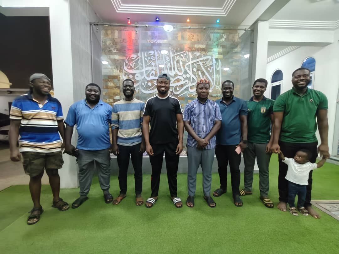 Last Saturday, Sadr MKA Ghana, together with some national Aamila members residing in Accra, embarked on a full-day Waqar-e-Amal at the National Headquarters in Osu, Accra. The exercise commenced at 9:00 a.m. and concluded at 7:00 p.m.

#mkaghana
Visit us: mkaghana.org