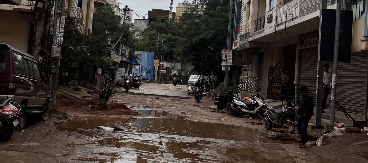 NaDeeM khaN tweet media