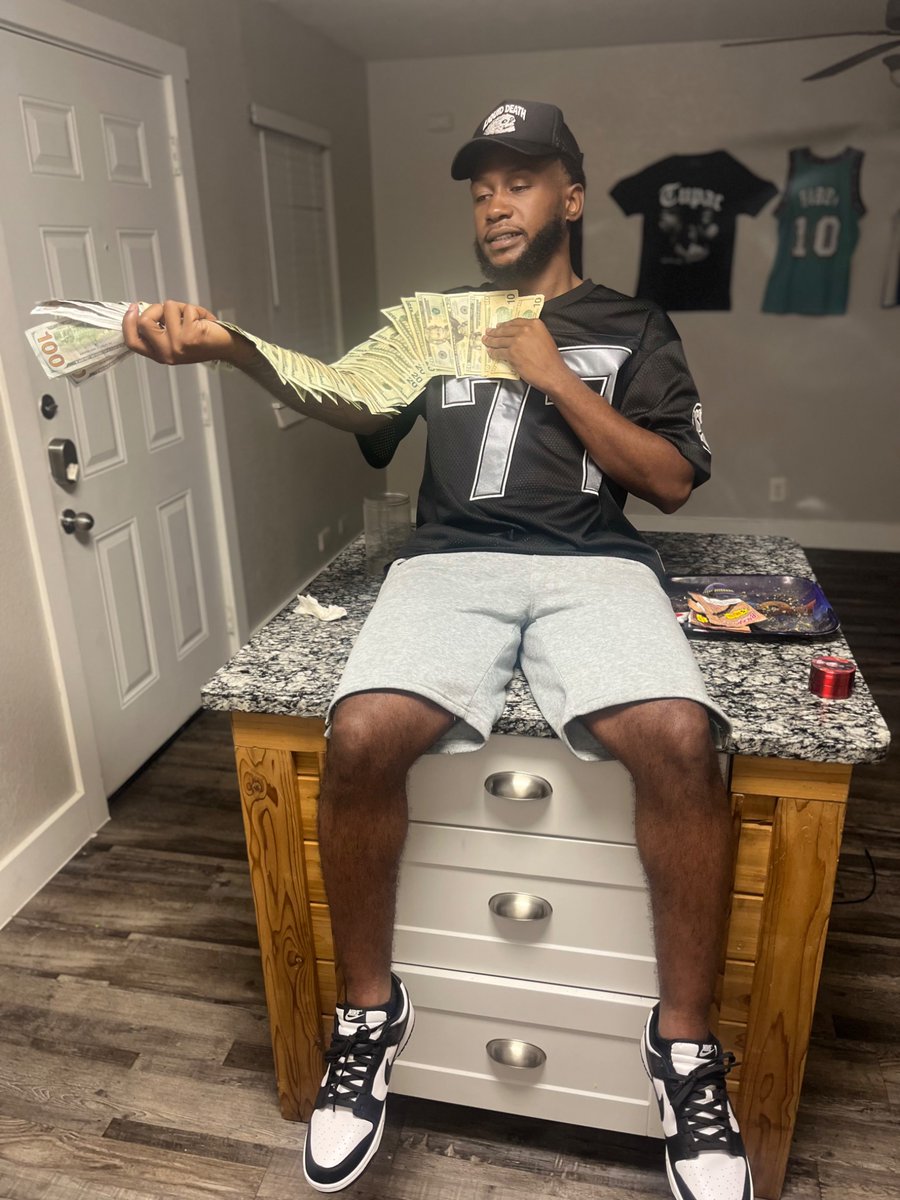 johnny6ravo's tweet photo. #otssbravo trapper before rapper https://t.co/kfxKZ1lQL5